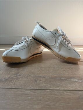 Nike White Leather Sneakers with Gum Toe and Sole